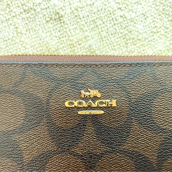 Coach Leather Monogram Signature Crossbody Bag & Wristlet - Picture 14 of 14